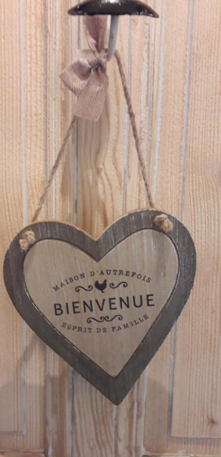 Les Tilleuls Saint-Jean-d'Avelanne Exteriér fotografie