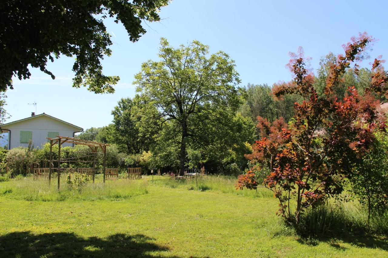 Les Tilleuls Saint-Jean-d'Avelanne Exteriér fotografie